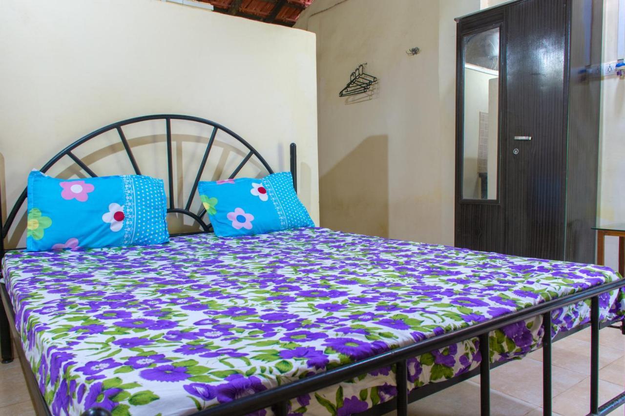 Raikar Guest House Bogmalo Exterior foto