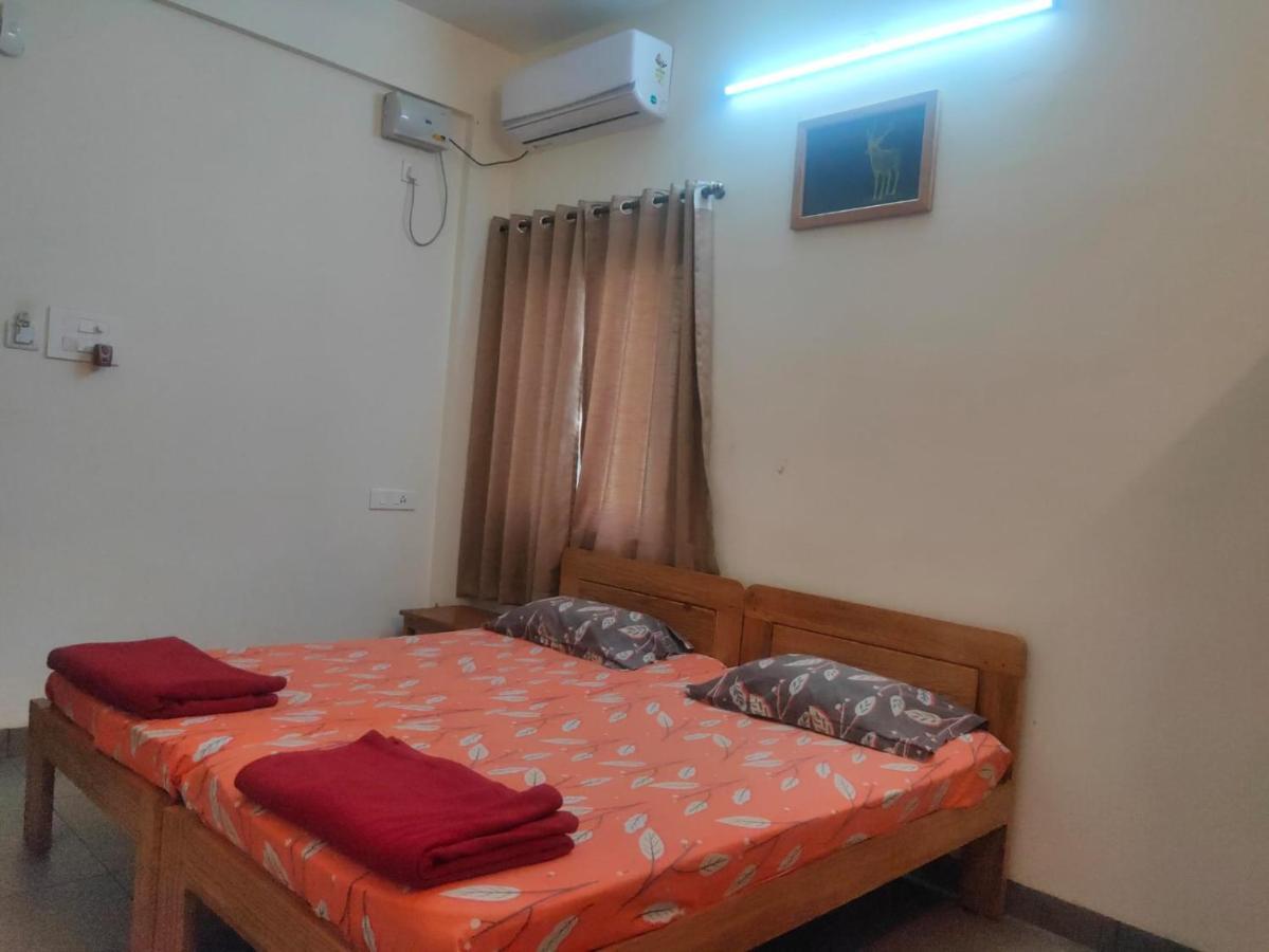 Raikar Guest House Bogmalo Exterior foto